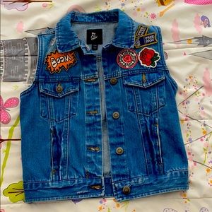 Art class super cool denim vest with patches